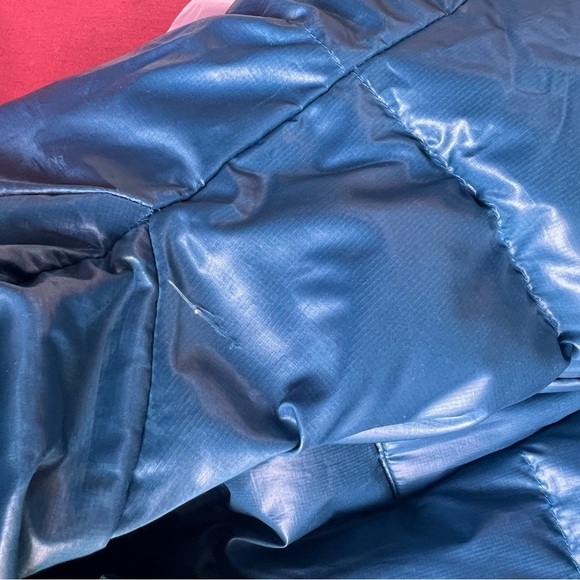 Nike Blue and Green Puffer Jacket Down-Fill Zip Loose Fit CU5813-460 - Picture 6 of 7